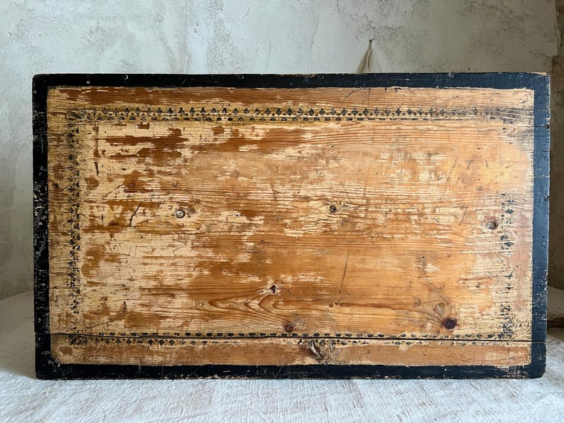 Antique French Wooden Trunk Box XL – AMIDON Hoffmann, France